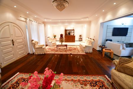 Casa para alugar com 500m², 4 quartos e 6 vagasSala