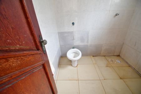Casa para alugar com 500m², 4 quartos e 6 vagasBanheiro de serviço
