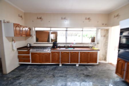 Casa para alugar com 500m², 4 quartos e 6 vagasCozinha