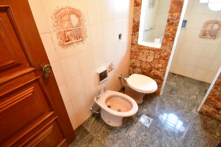 Casa para alugar com 500m², 4 quartos e 6 vagasBanheiro Suíte