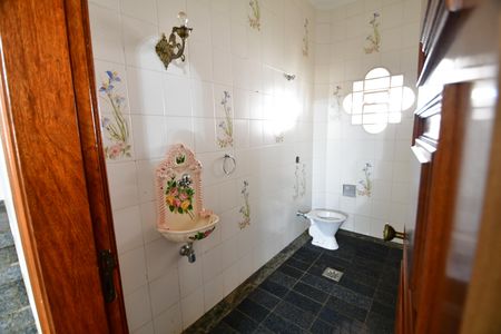 Casa para alugar com 500m², 4 quartos e 6 vagasLavabo