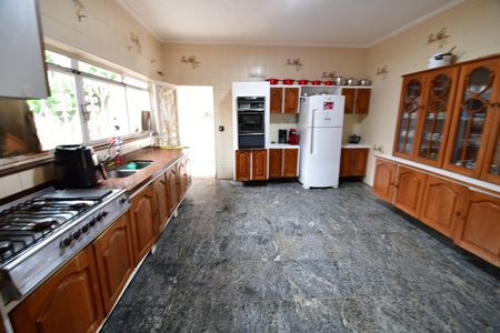 Casa para alugar com 500m², 4 quartos e 6 vagasCozinha