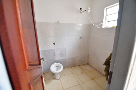 Casa para alugar com 500m², 4 quartos e 6 vagasBanheiro de serviço