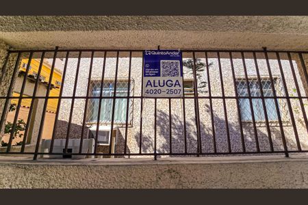Apartamento para alugar com 49m², 2 quartos e sem vaga Apartamento para alugar com 49m², 2 quartos e sem vagaFachada do Prédio com placa