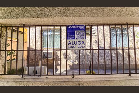 Apartamento para alugar com 49m², 2 quartos e sem vaga Apartamento para alugar com 49m², 2 quartos e sem vagaFachada do Prédio com placa