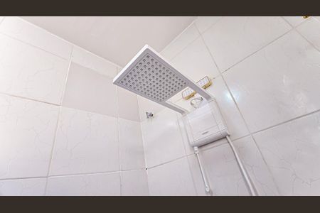 Banheiro de apartamento para alugar com 2 quartos, 49m² em Todos Os Santos, Rio de Janeiro