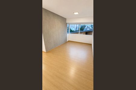 Sala de apartamento para alugar com 2 quartos, 70m² em São João, Porto Alegre