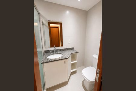 Banheiro 2 de apartamento para alugar com 2 quartos, 70m² em São João, Porto Alegre