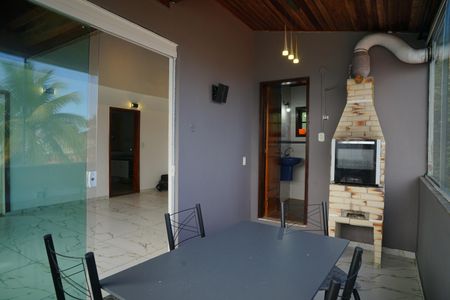 Casa para alugar com 100m², 2 quartos e 1 vaga Casa para alugar com 100m², 2 quartos e 1 vagaVaranda