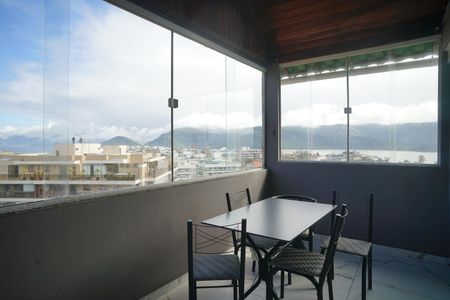Casa para alugar com 100m², 2 quartos e 1 vaga Casa para alugar com 100m², 2 quartos e 1 vagaVaranda
