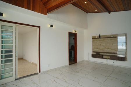 Casa para alugar com 100m², 2 quartos e 1 vaga Casa para alugar com 100m², 2 quartos e 1 vagaSala