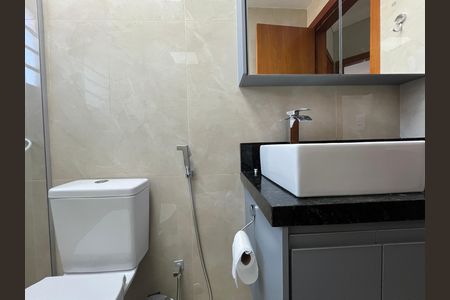 Banheiro Social de apartamento para alugar com 2 quartos, 68m² em Manacás, Belo Horizonte