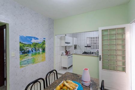 Casa à venda com 290m², 3 quartos e 6 vagas Casa à venda com 290m², 3 quartos e 6 vagasCopa