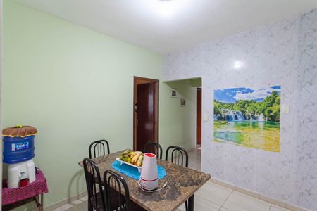 Casa à venda com 290m², 3 quartos e 6 vagas Casa à venda com 290m², 3 quartos e 6 vagasCopa