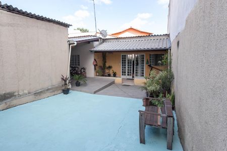Casa à venda com 290m², 3 quartos e 6 vagas Casa à venda com 290m², 3 quartos e 6 vagasFachada