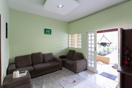 Casa à venda com 290m², 3 quartos e 6 vagas Casa à venda com 290m², 3 quartos e 6 vagasSala