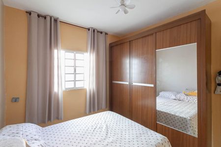 Casa à venda com 290m², 3 quartos e 6 vagas Casa à venda com 290m², 3 quartos e 6 vagasQuarto 3
