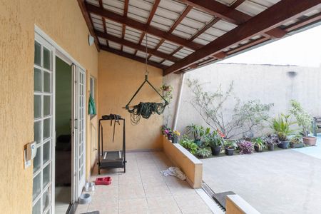 Casa à venda com 290m², 3 quartos e 6 vagas Casa à venda com 290m², 3 quartos e 6 vagasVaranda