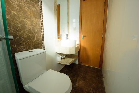 Apartamento à venda com 247m², 5 quartos e 4 vagas Apartamento à venda com 247m², 5 quartos e 4 vagasBanheiro 2
