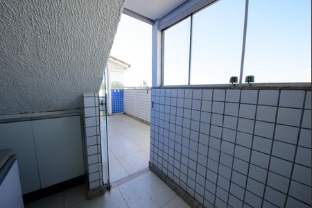 Apartamento à venda com 247m², 5 quartos e 4 vagas Apartamento à venda com 247m², 5 quartos e 4 vagasÁrea de Serviço 2