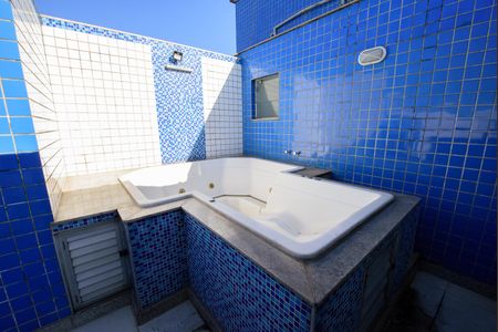 Apartamento à venda com 247m², 5 quartos e 4 vagas Apartamento à venda com 247m², 5 quartos e 4 vagascobertura