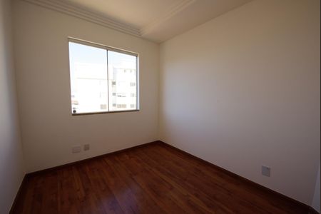 Apartamento à venda com 247m², 5 quartos e 4 vagas Apartamento à venda com 247m², 5 quartos e 4 vagasQuarto 1