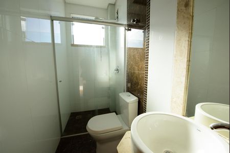 Banheiro 2 de apartamento à venda com 5 quartos, 247m² em Eldorado, Contagem