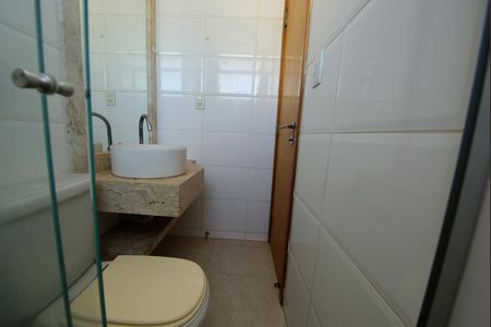 Apartamento à venda com 247m², 5 quartos e 4 vagas Apartamento à venda com 247m², 5 quartos e 4 vagasBanheiro da Suíte 1