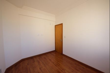 Apartamento à venda com 247m², 5 quartos e 4 vagas Apartamento à venda com 247m², 5 quartos e 4 vagasQuarto 1