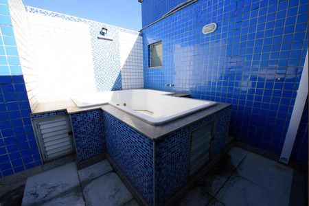 Apartamento à venda com 247m², 5 quartos e 4 vagas Apartamento à venda com 247m², 5 quartos e 4 vagascobertura