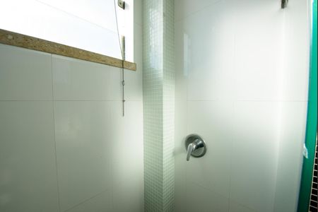 Apartamento à venda com 247m², 5 quartos e 4 vagas Apartamento à venda com 247m², 5 quartos e 4 vagasBanheiro 2