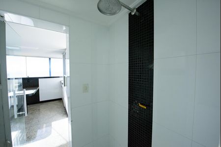 Apartamento à venda com 247m², 5 quartos e 4 vagas Apartamento à venda com 247m², 5 quartos e 4 vagasBanheiro 4