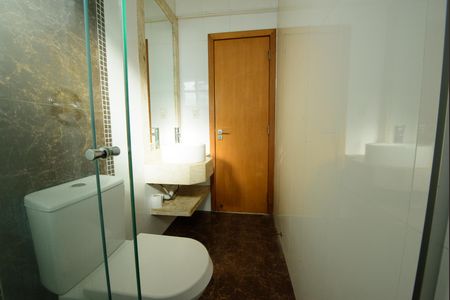 Apartamento à venda com 247m², 5 quartos e 4 vagas Apartamento à venda com 247m², 5 quartos e 4 vagasBanheiro 2