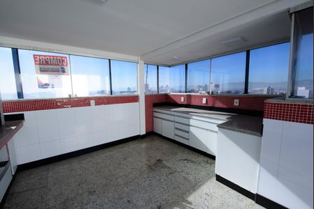 Apartamento à venda com 247m², 5 quartos e 4 vagas Apartamento à venda com 247m², 5 quartos e 4 vagasCozinha 2