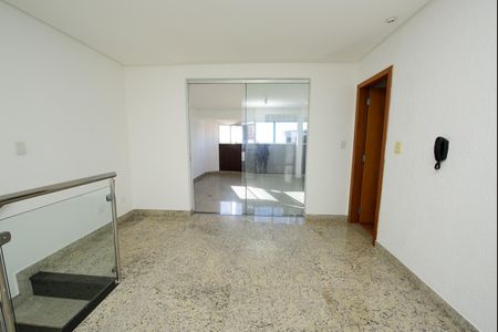 Apartamento à venda com 247m², 5 quartos e 4 vagas Apartamento à venda com 247m², 5 quartos e 4 vagasSala 2
