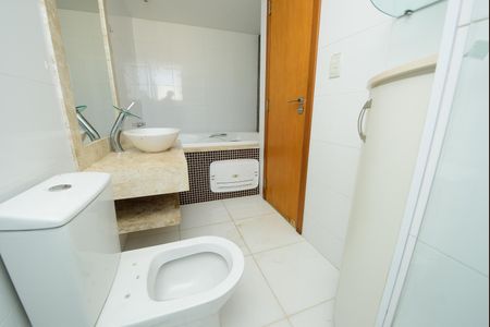 Apartamento à venda com 247m², 5 quartos e 4 vagas Apartamento à venda com 247m², 5 quartos e 4 vagasBanheiro da Suíte 2