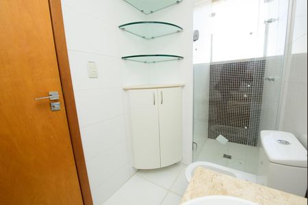 Apartamento à venda com 247m², 5 quartos e 4 vagas Apartamento à venda com 247m², 5 quartos e 4 vagasBanheiro da Suíte 2