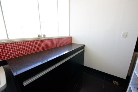Apartamento à venda com 247m², 5 quartos e 4 vagas Apartamento à venda com 247m², 5 quartos e 4 vagasÁrea de Serviço 1