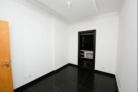 Apartamento à venda com 247m², 5 quartos e 4 vagas Apartamento à venda com 247m², 5 quartos e 4 vagasQuarto 4