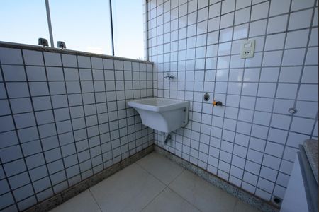 Apartamento à venda com 247m², 5 quartos e 4 vagas Apartamento à venda com 247m², 5 quartos e 4 vagasÁrea de Serviço 2
