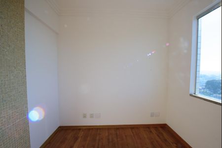 Apartamento à venda com 247m², 5 quartos e 4 vagas Apartamento à venda com 247m², 5 quartos e 4 vagasQuarto 3