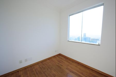 Apartamento à venda com 247m², 5 quartos e 4 vagas Apartamento à venda com 247m², 5 quartos e 4 vagasQuarto 3