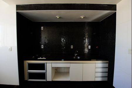 Apartamento à venda com 247m², 5 quartos e 4 vagas Apartamento à venda com 247m², 5 quartos e 4 vagasCozinha 1