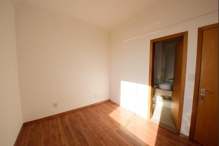 Apartamento à venda com 247m², 5 quartos e 4 vagas Apartamento à venda com 247m², 5 quartos e 4 vagasSuíte 1
