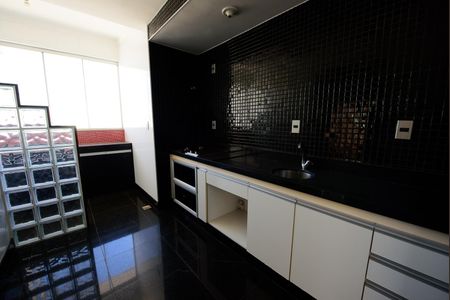 Apartamento à venda com 247m², 5 quartos e 4 vagas Apartamento à venda com 247m², 5 quartos e 4 vagasCozinha 1
