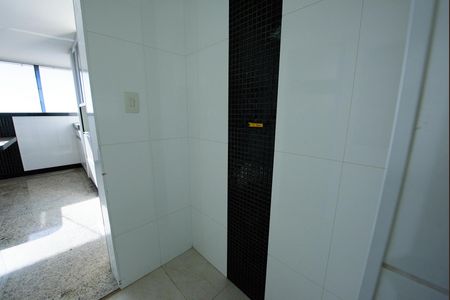 Apartamento à venda com 247m², 5 quartos e 4 vagas Apartamento à venda com 247m², 5 quartos e 4 vagasBanheiro 4