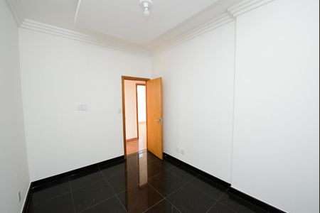 Apartamento à venda com 247m², 5 quartos e 4 vagas Apartamento à venda com 247m², 5 quartos e 4 vagasQuarto 4