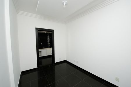 Apartamento à venda com 247m², 5 quartos e 4 vagas Apartamento à venda com 247m², 5 quartos e 4 vagasQuarto 4