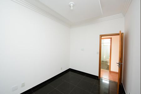 Apartamento à venda com 247m², 5 quartos e 4 vagas Apartamento à venda com 247m², 5 quartos e 4 vagasQuarto 4