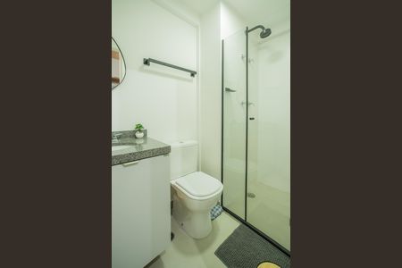 Banheiro de kitnet/studio para alugar com 1 quarto, 18m² em Vila Clementino, São Paulo